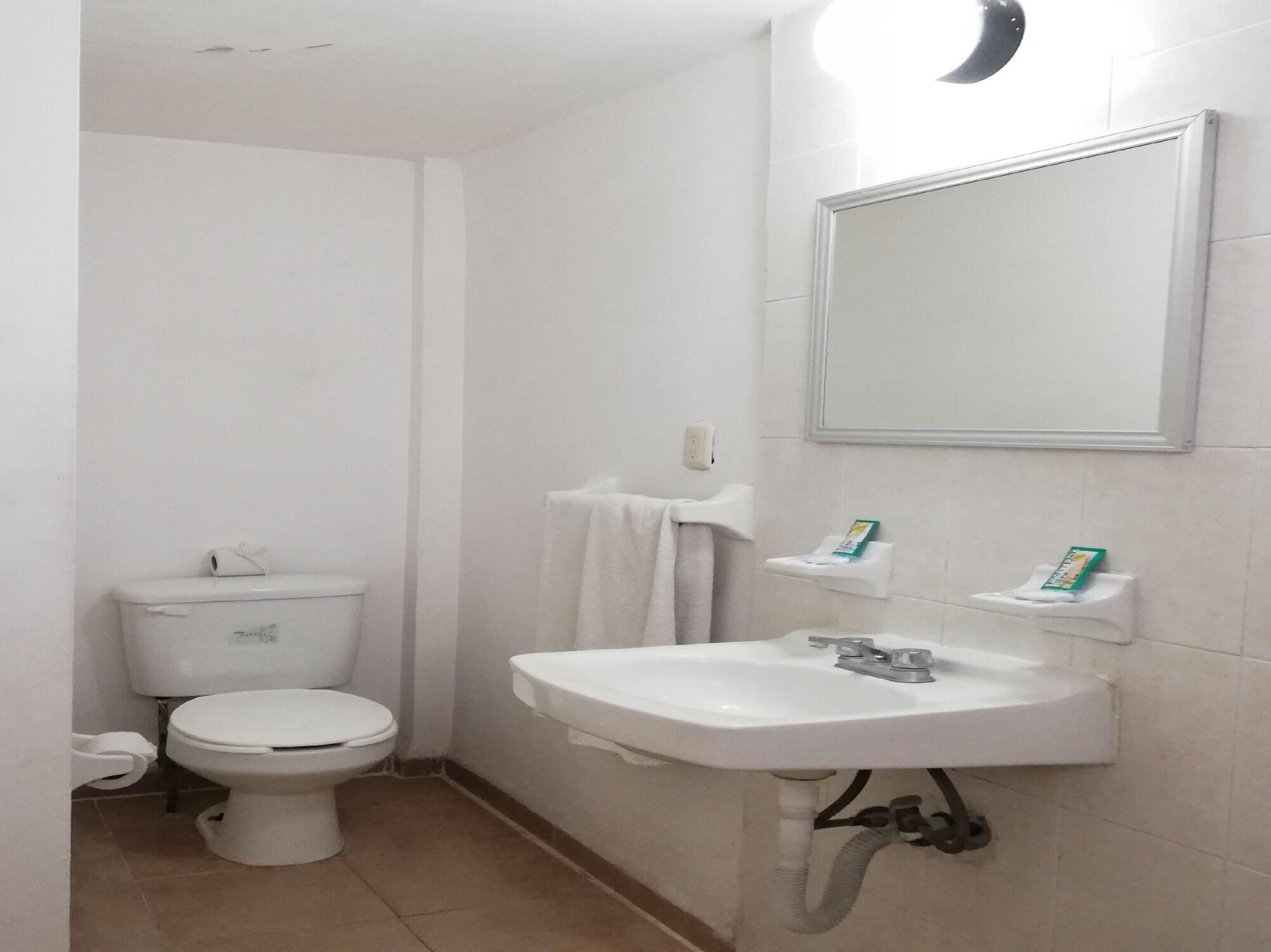Oyo Hotel Casa Real Matehuala Εξωτερικό φωτογραφία
