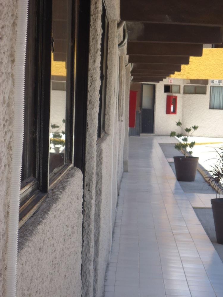Oyo Hotel Casa Real Matehuala Εξωτερικό φωτογραφία